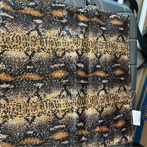 BCBG Snake Pattern Reptile Habitat Decor - Brown and Tan